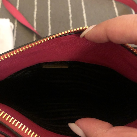 Prada Vitello -double zip - cross body - Picture 3 of 10
